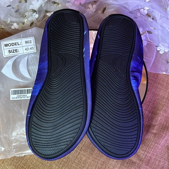 NWT Water Shoes Sz9-11 42/43 - Picture 2 of 3